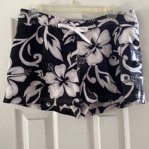 Board shorts with pocket